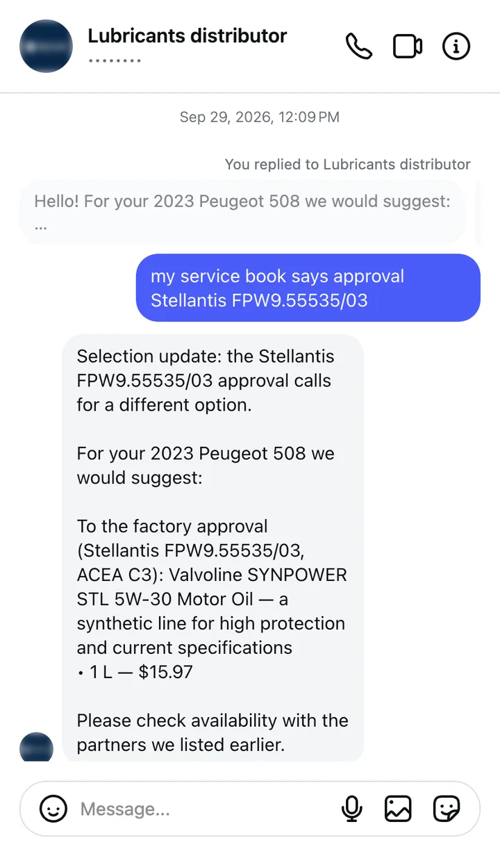 Instagram conversation: the customer quotes an approval and the consultant changes the product